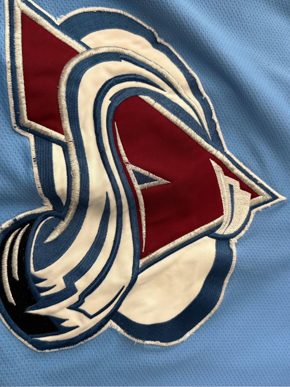 STARTER Colorado Avalanche Jersey - Light Blue & Navy with Maroon Logo - Picture 7 of 9